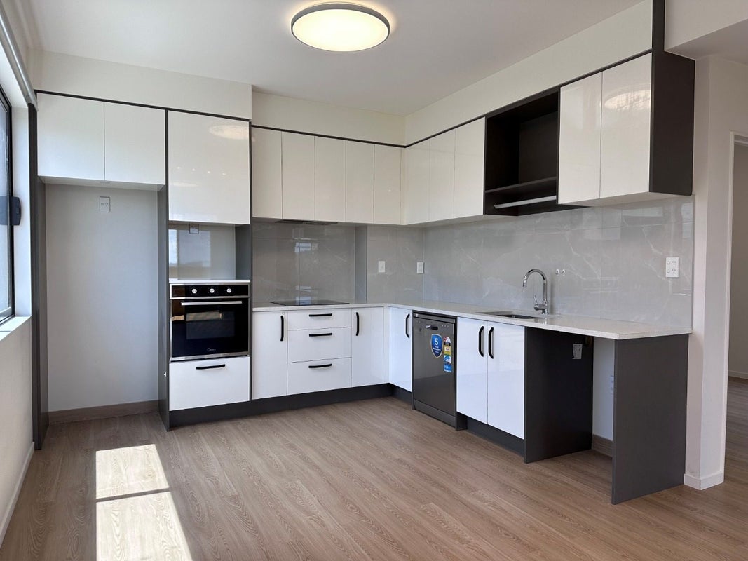 2/13 Blockhouse Bay Road, Avondale, Auckland - Carousel 2