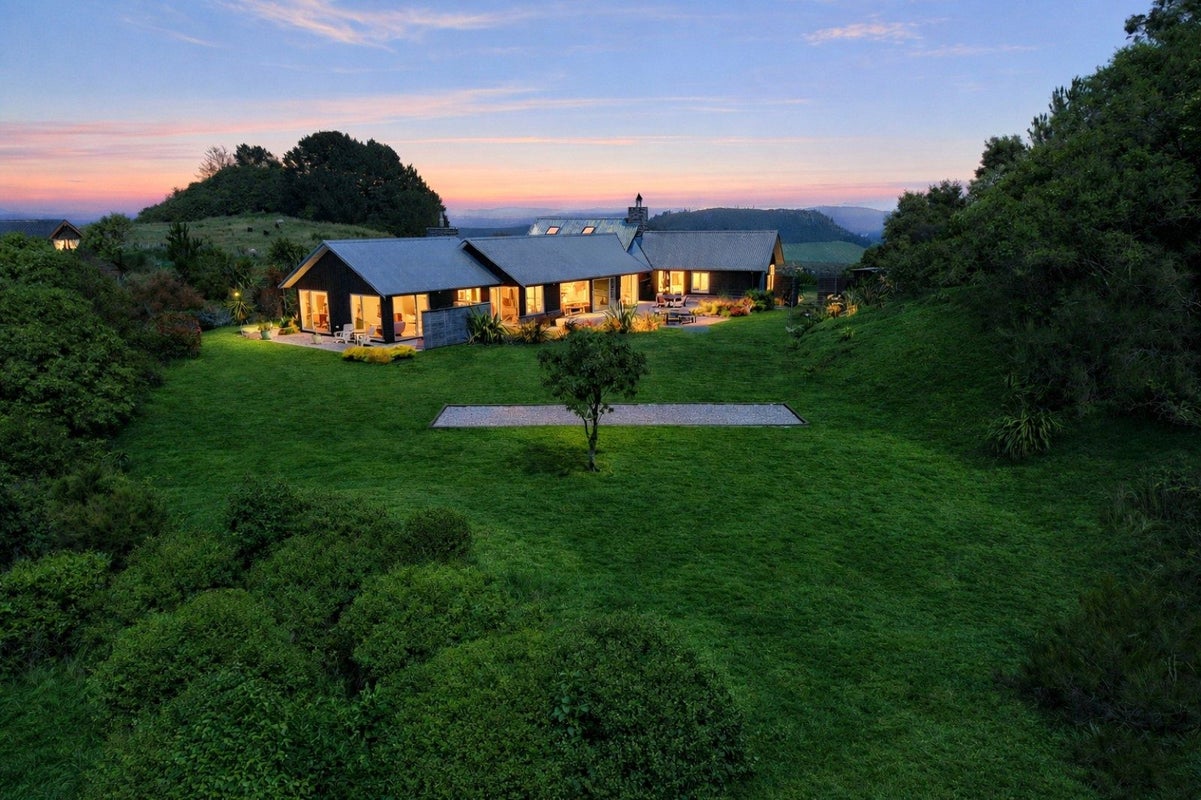 146 Highland Drive, Acacia Bay, Taupo - Carousel 1