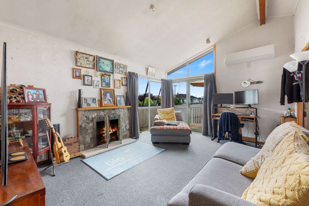 31 Mcburney Place, Mangere East, Auckland - Carousel 2