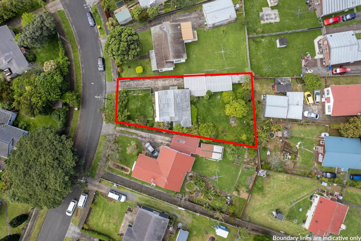 23 Taratoa Street, Point England, Auckland - Carousel 1