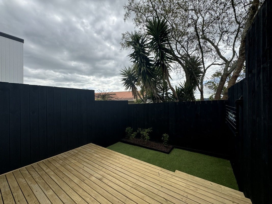5/268 Rangatira Road, Beach Haven, Auckland - Carousel 1