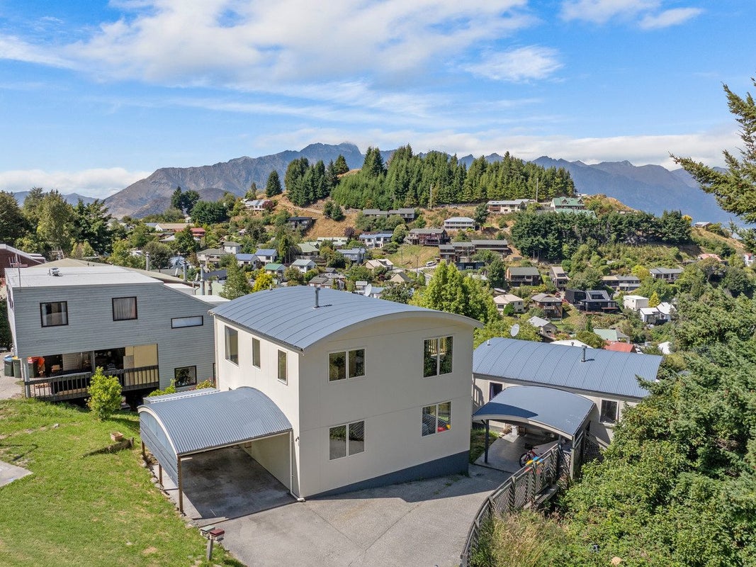 32 Dart Place, Fernhill, Queenstown - Carousel 1