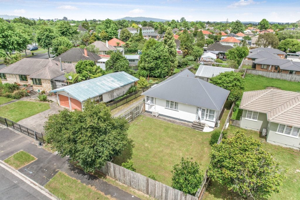 68 Paul Crescent, Fairfield, Hamilton - Carousel 1