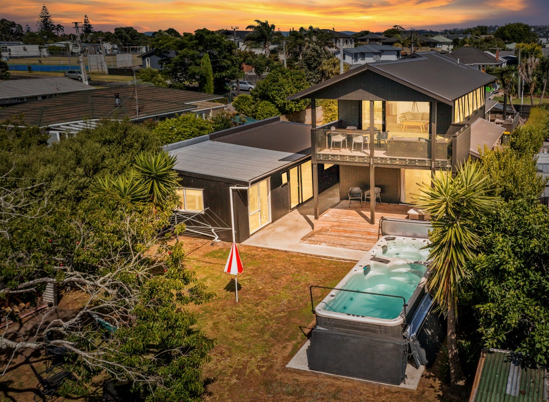 18 House Avenue, Mangere Bridge, Auckland - Carousel 1