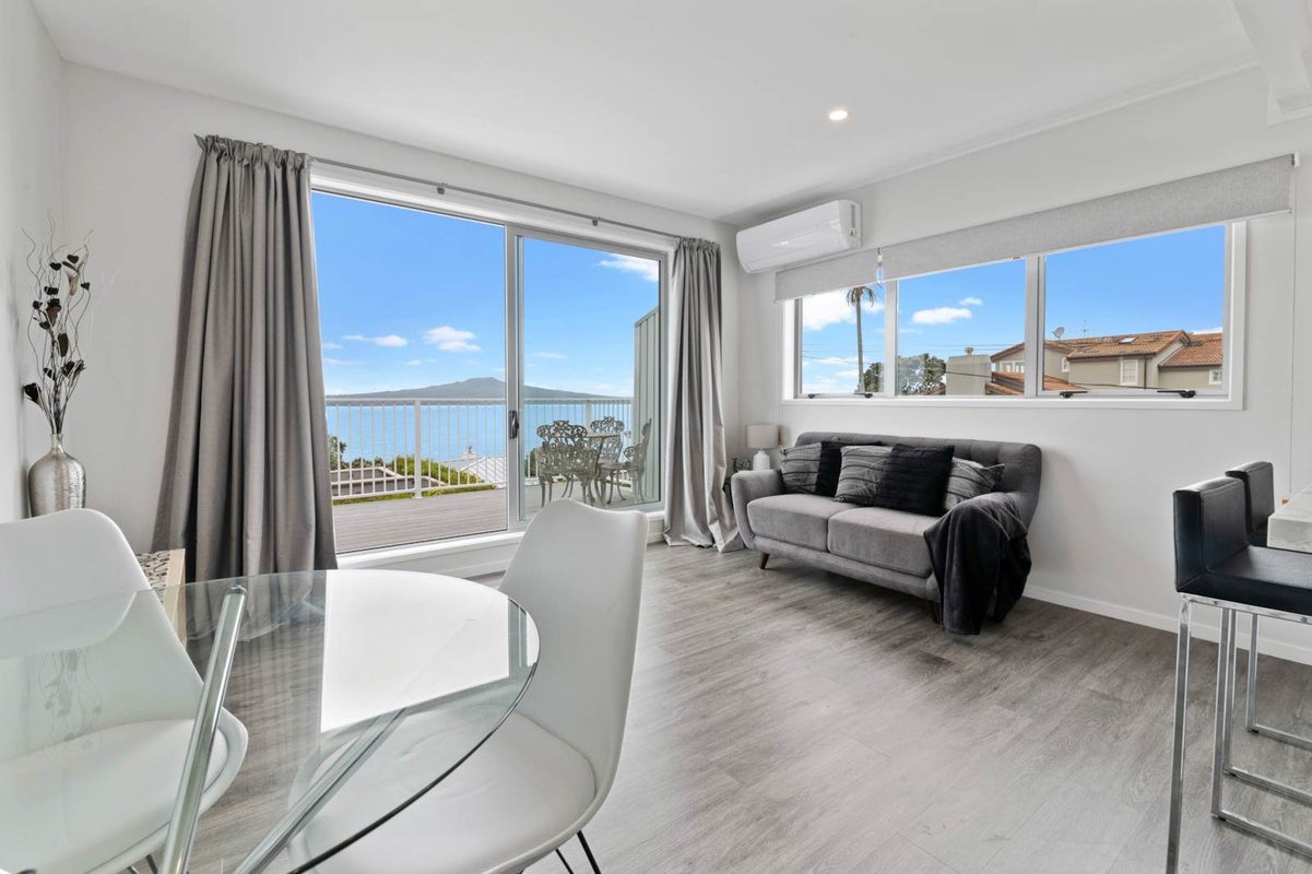 2/42 Seacliffe Avenue, Belmont, Auckland - Carousel 1