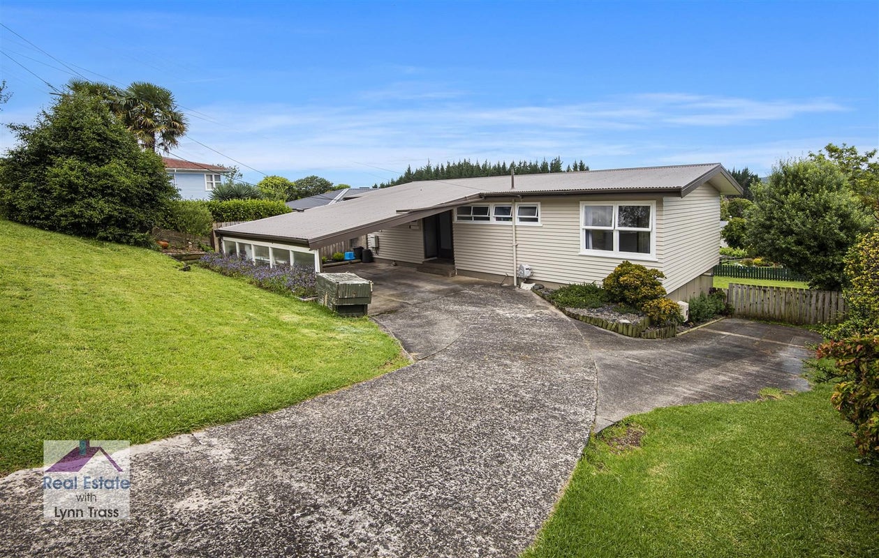 23 Fisher Terrace, Kamo, Whangarei - Carousel 19