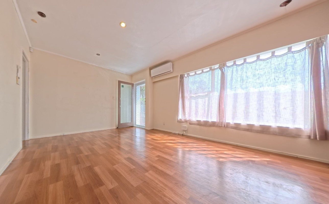 4/3 Koromiko Street, New Lynn, Auckland - Carousel 2
