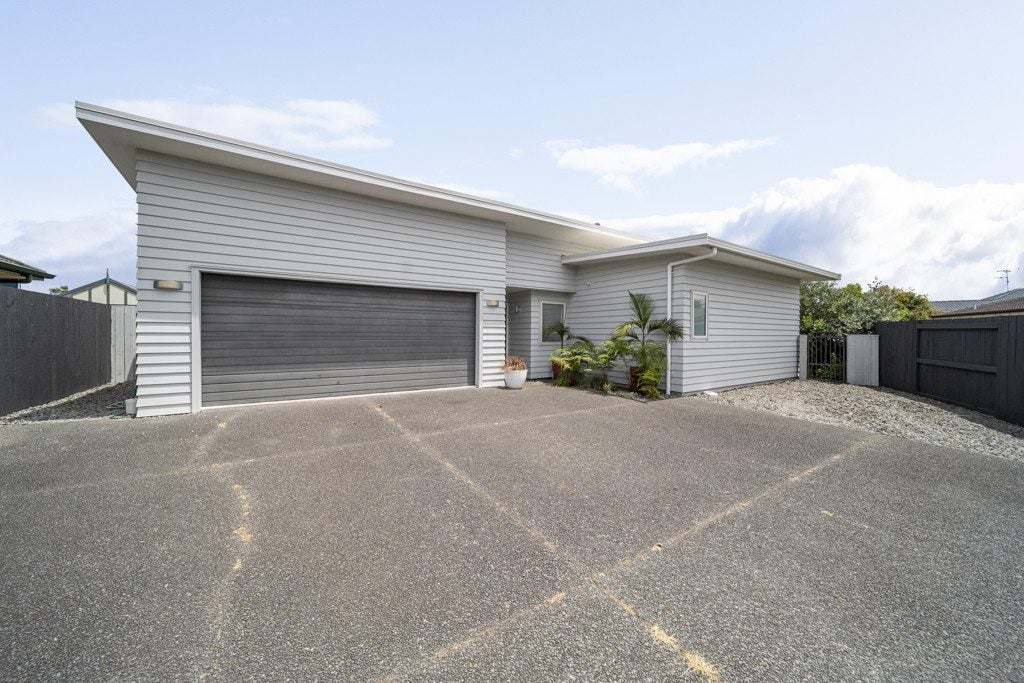 21 Santa Barbara Drive, Papamoa Beach, Papamoa - Carousel 21