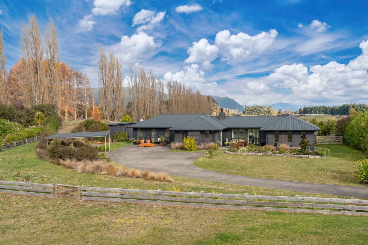 500 Kinloch Road, Kinloch, Taupo - Carousel 1