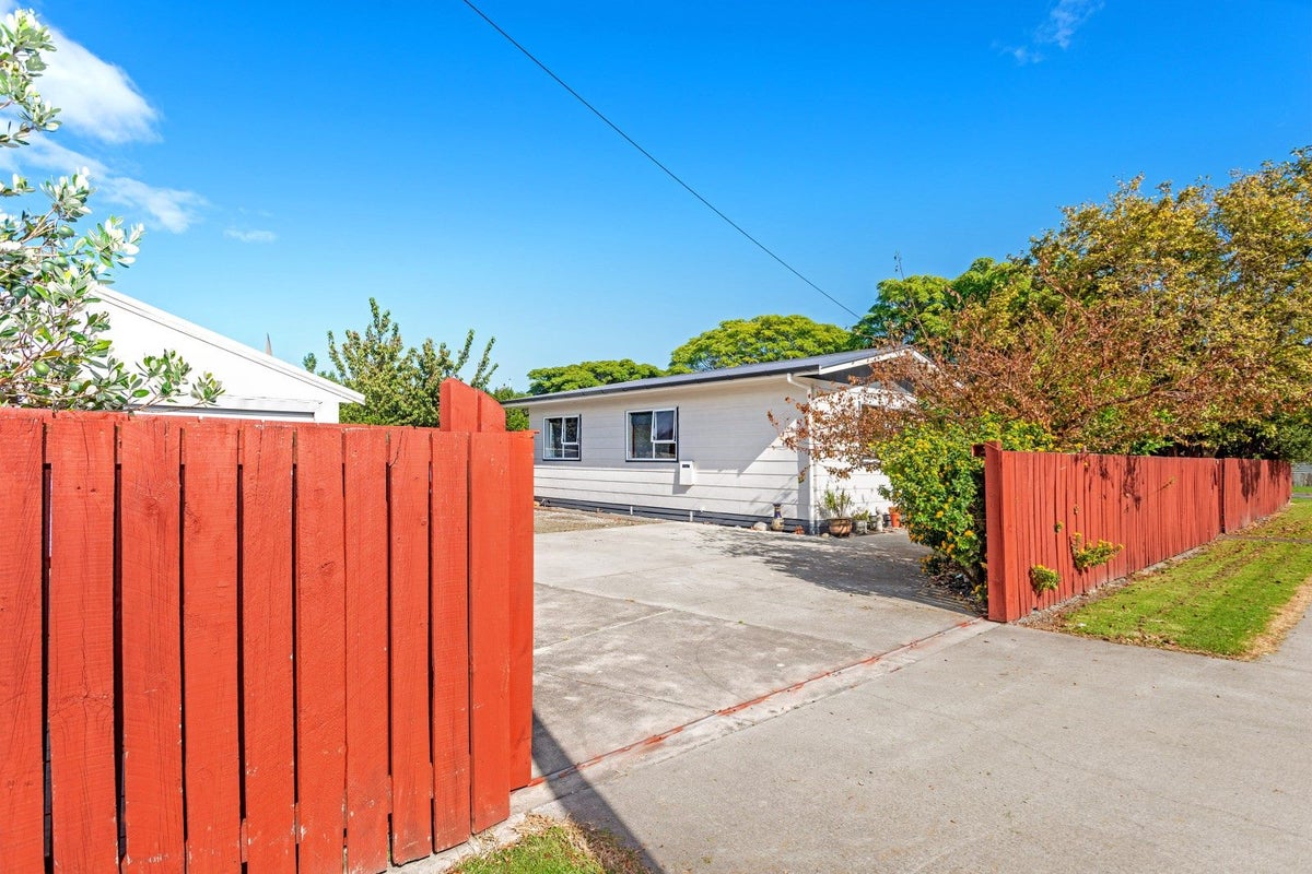 2 Bulli Street, Riverdale, Gisborne - Carousel 24