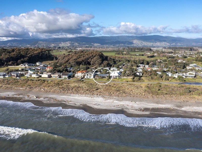 244 Marine Parade, Otaki Beach, Otaki - Carousel 2