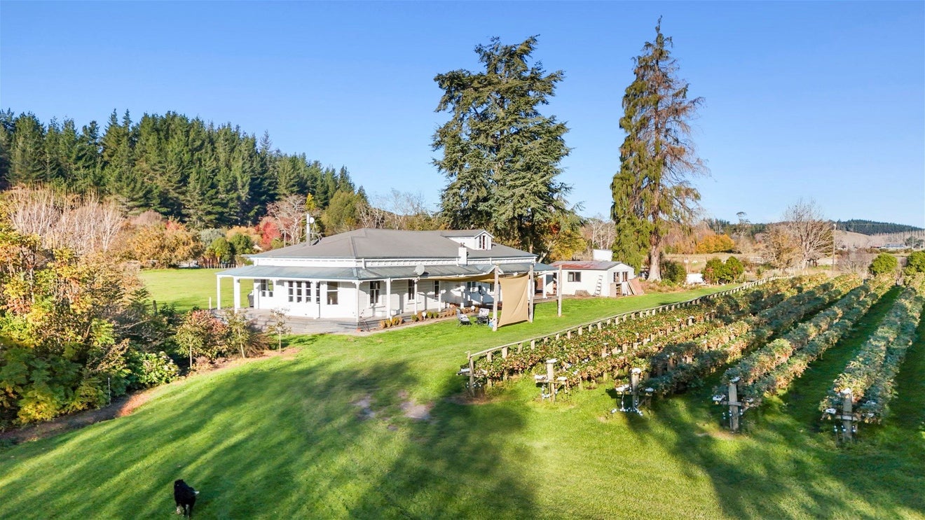 20 Neudorf Road, Upper Moutere - Carousel 2