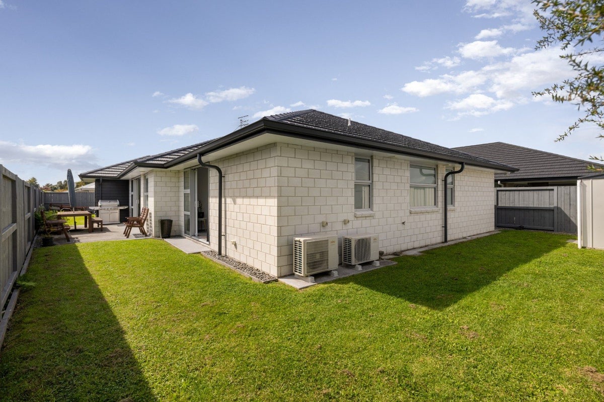 29 Fearnley Grove, Pyes Pa, Tauranga - Carousel 14