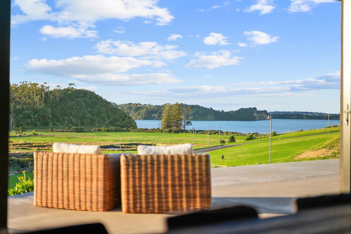 7 Taemai Place, Okura, North Shore City, Auckland - Carousel 2