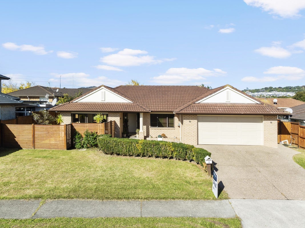 4 Raphoe Road, Flat Bush, Auckland - Carousel 2