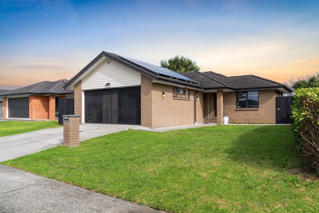 25 Captain Mitchell Drive, Opaheke, Papakura - Carousel 1