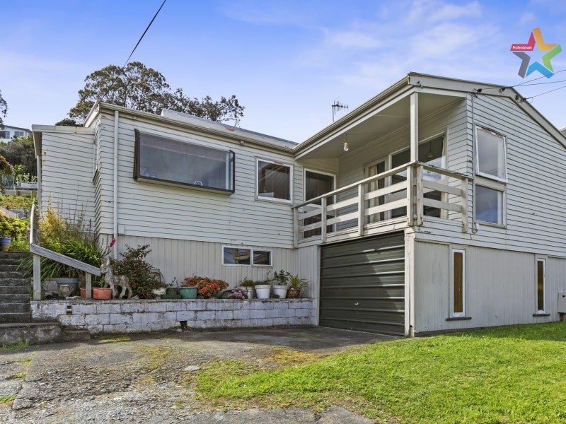 11 Lord Street, Stokes Valley, Lower Hutt - Carousel 1