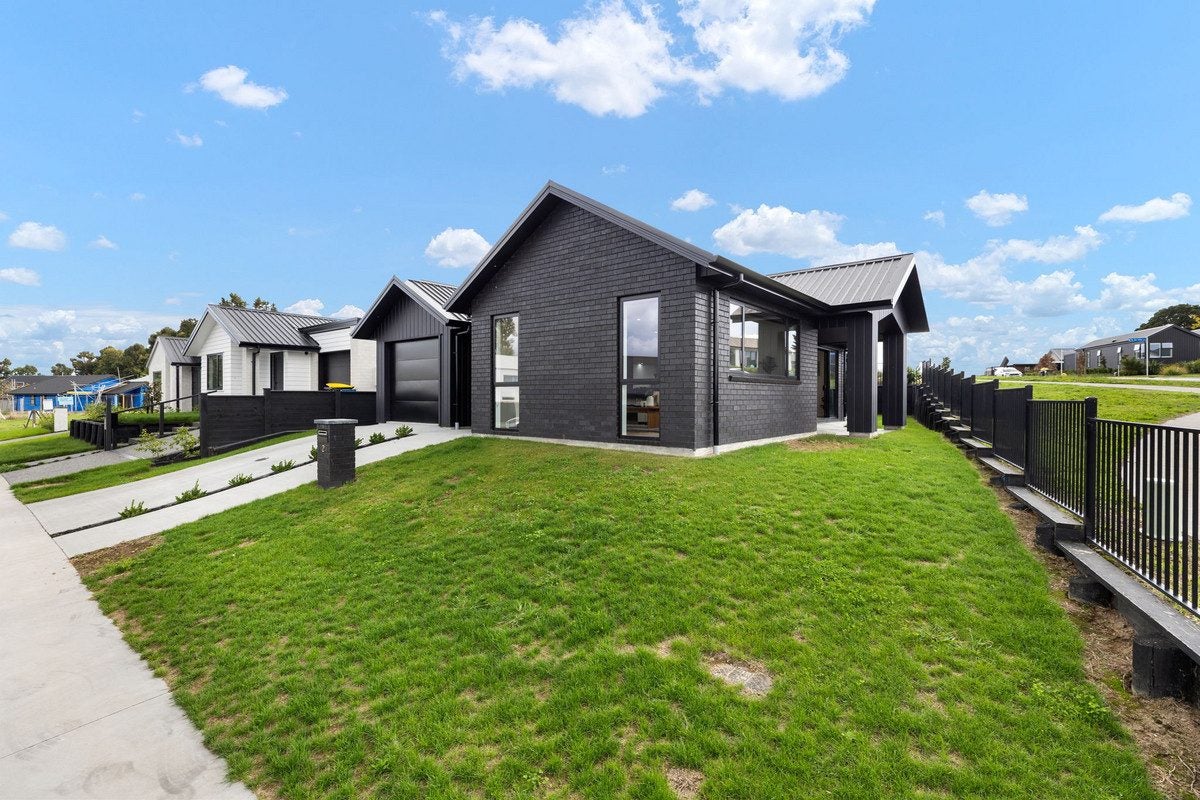 2 De La Mare Drive, Leamington, Cambridge - Carousel 2