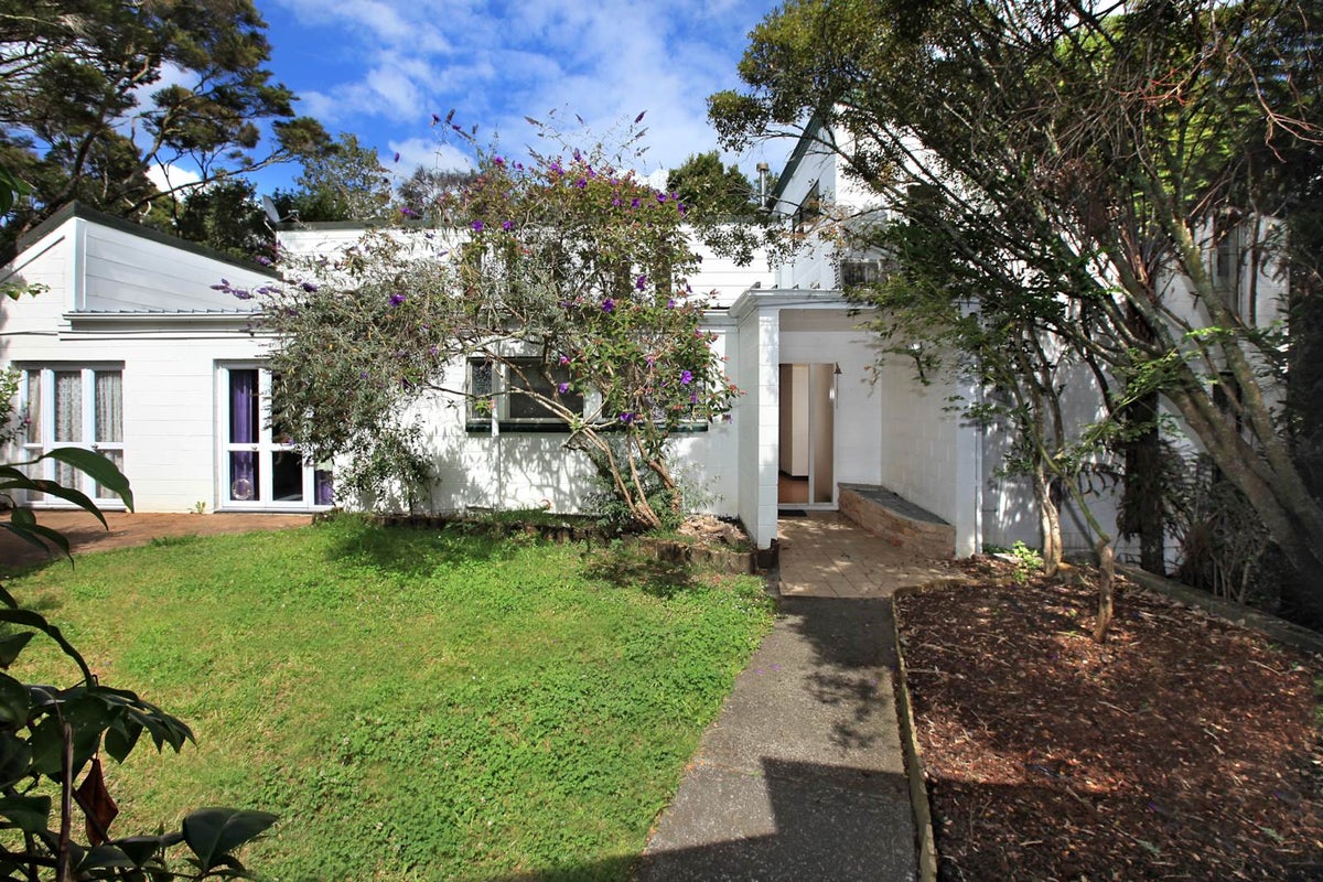 3 Eugen Place, Bayview, Auckland - Carousel 1