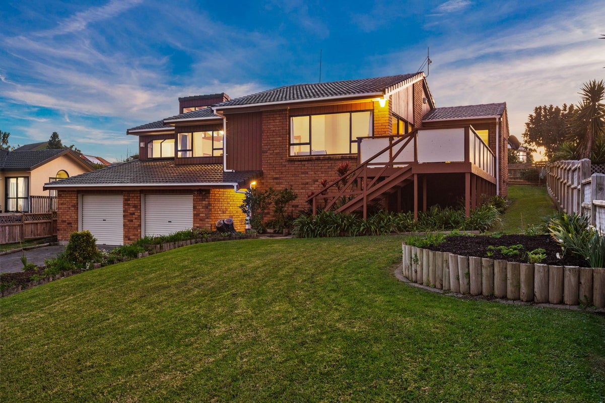 5 Seagrove Road, West Harbour, Auckland - Carousel 1