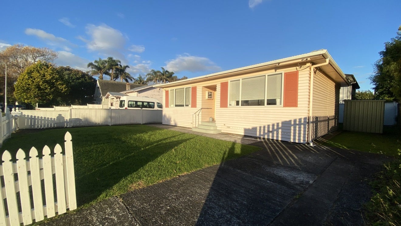 32 Mead Street, Avondale, Auckland - Carousel 2