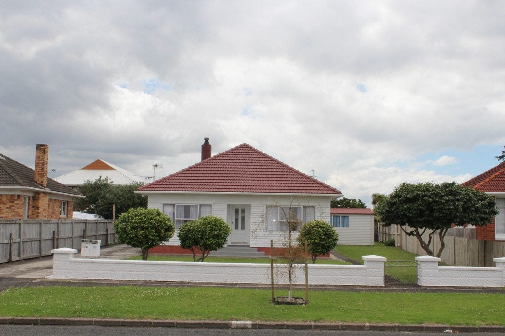69 Ferndale Road, Mount Wellington, Auckland - Carousel 1