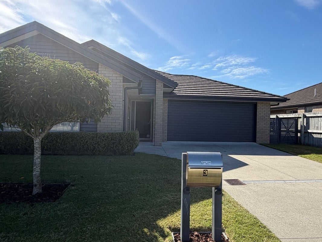 3 Leet Crescent, Papamoa Beach, Papamoa - Carousel 1