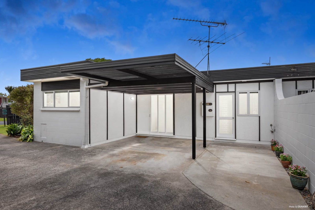 1/22 Chesley Place, Half Moon Bay, Auckland - Carousel 2