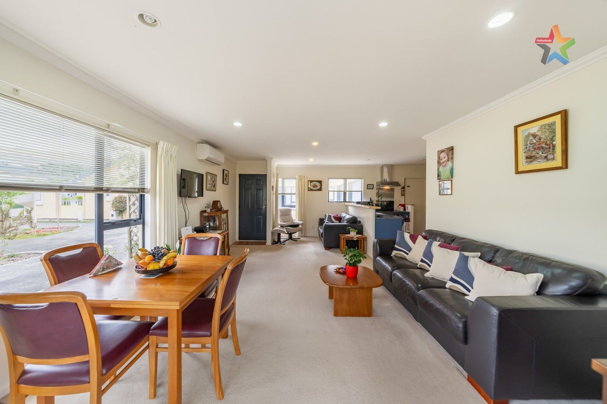 10/58A MOLESWORTH ST, TAITA, LOWER HUTT - Carousel 2