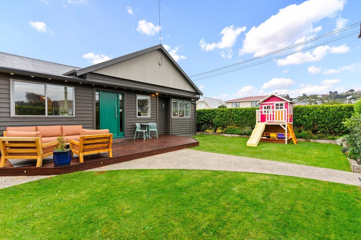 76 Albert Street, Saint Clair, Dunedin, Otago - Carousel 1