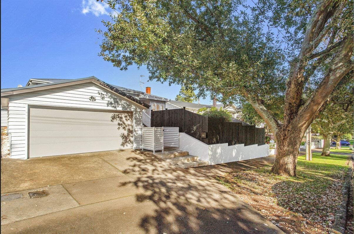 4A Oak Street, Royal Oak, Auckland City, Auckland - Carousel 2