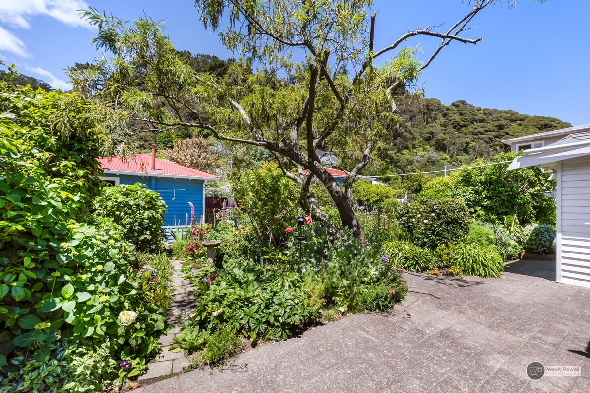 105 Muritai Road, Eastbourne, Lower Hutt - Carousel 25