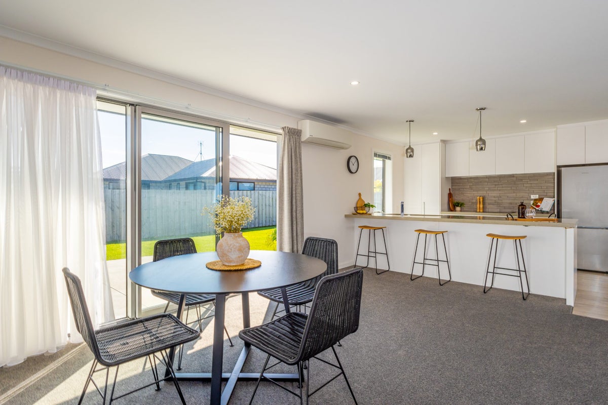 4 Redhaven Rise, Netherby, Ashburton - Carousel 2