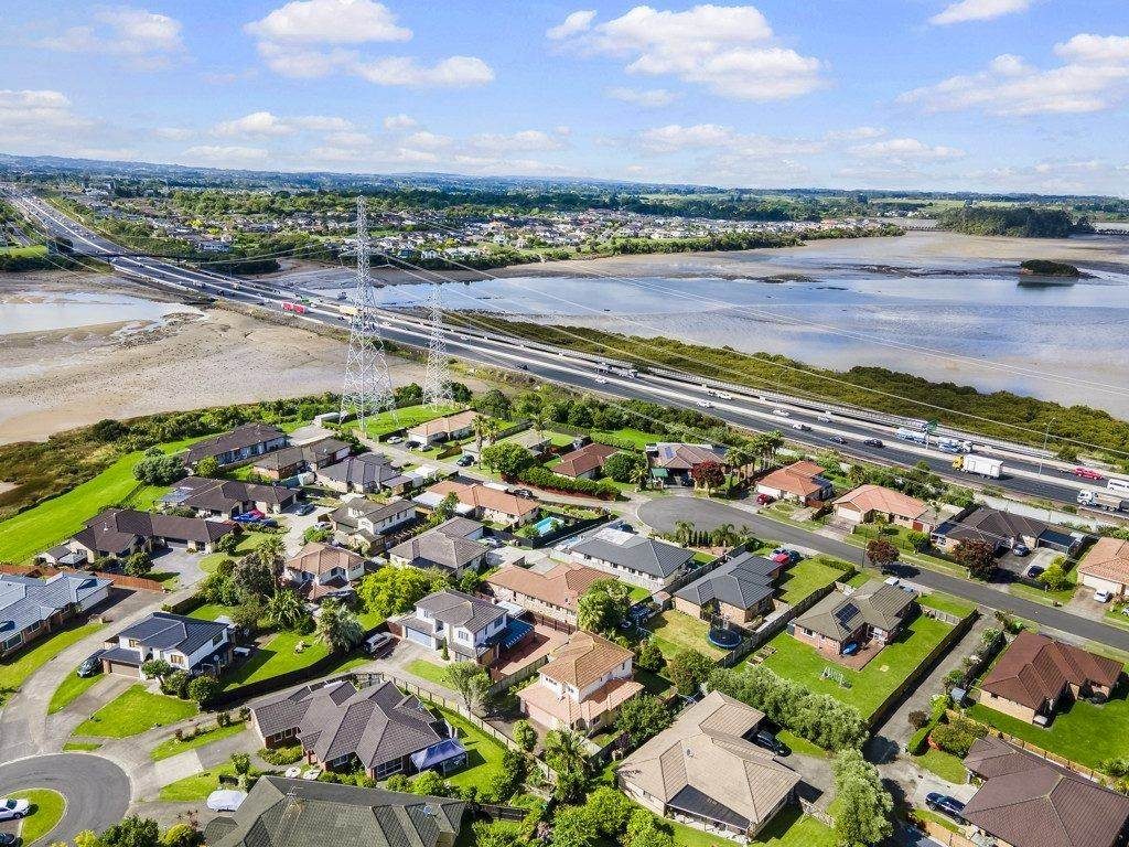 21 Waione Court, Takanini, Auckland - Carousel 13