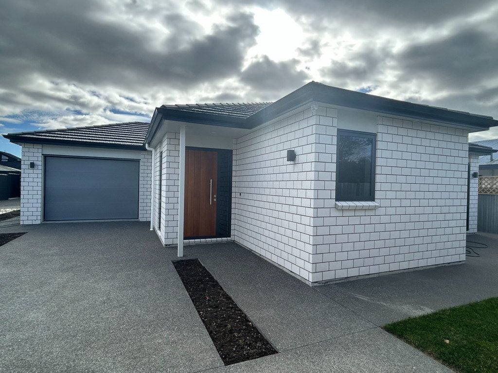 71 Auckland Road, Greenmeadows, Napier - Carousel 1