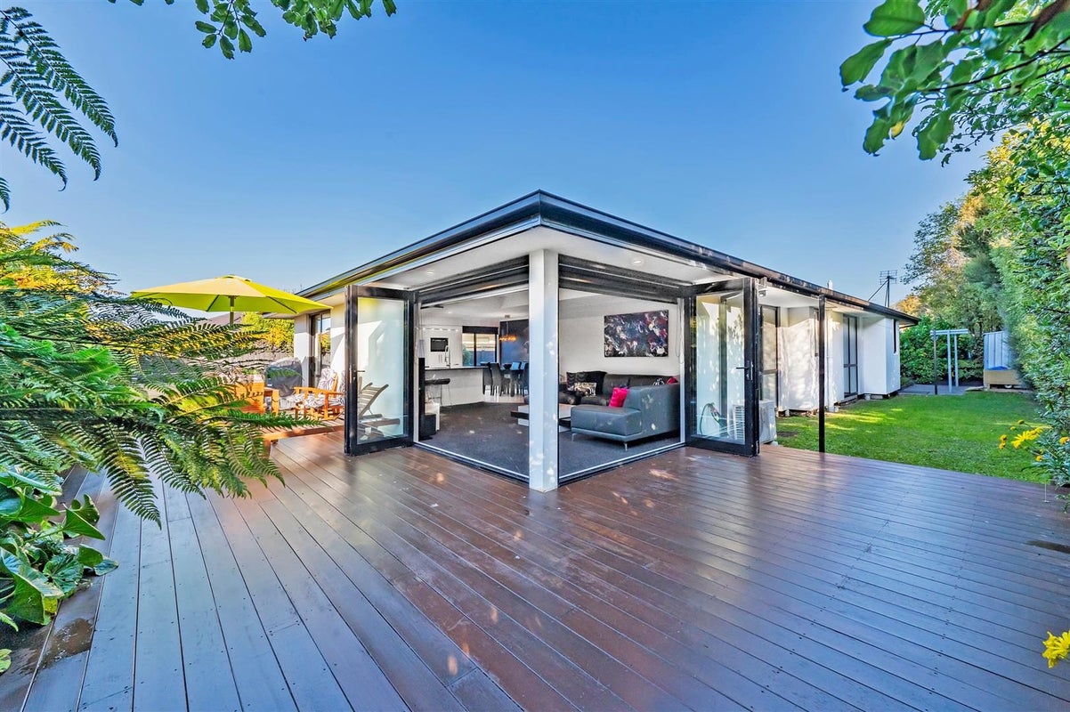 1/11 Teal Close, Woolston, Christchurch - Carousel 1
