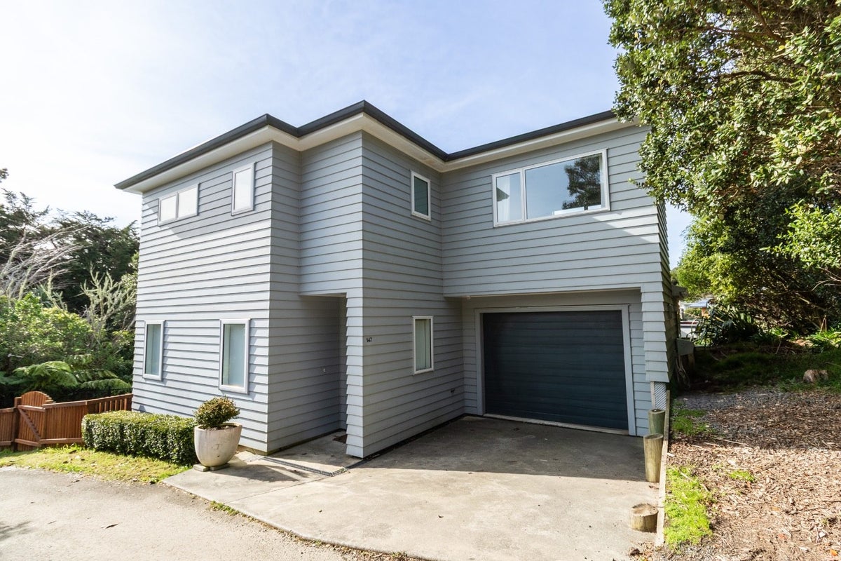 147 Helston Road, Paparangi, Wellington - Carousel 25