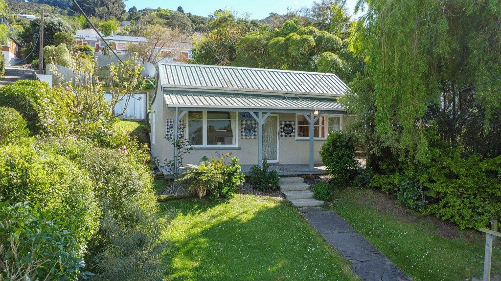 63 Totara Street, Ravensbourne, Dunedin - Carousel 1