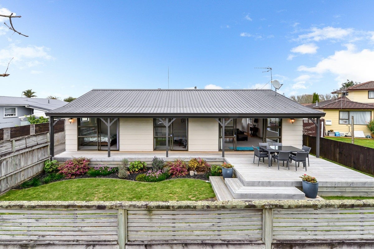 110 Oakfield Crescent, Pukete, Hamilton - Carousel 1