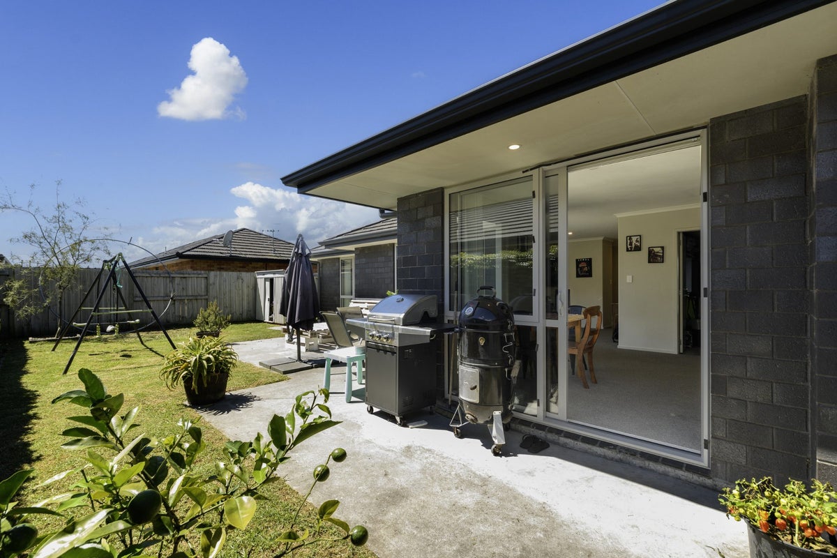 4 Tremough Boulevard, Papamoa Beach, Papamoa - Carousel 2