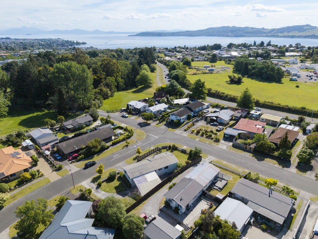 20 Macdonell Street, Hilltop, Taupo - Carousel 27