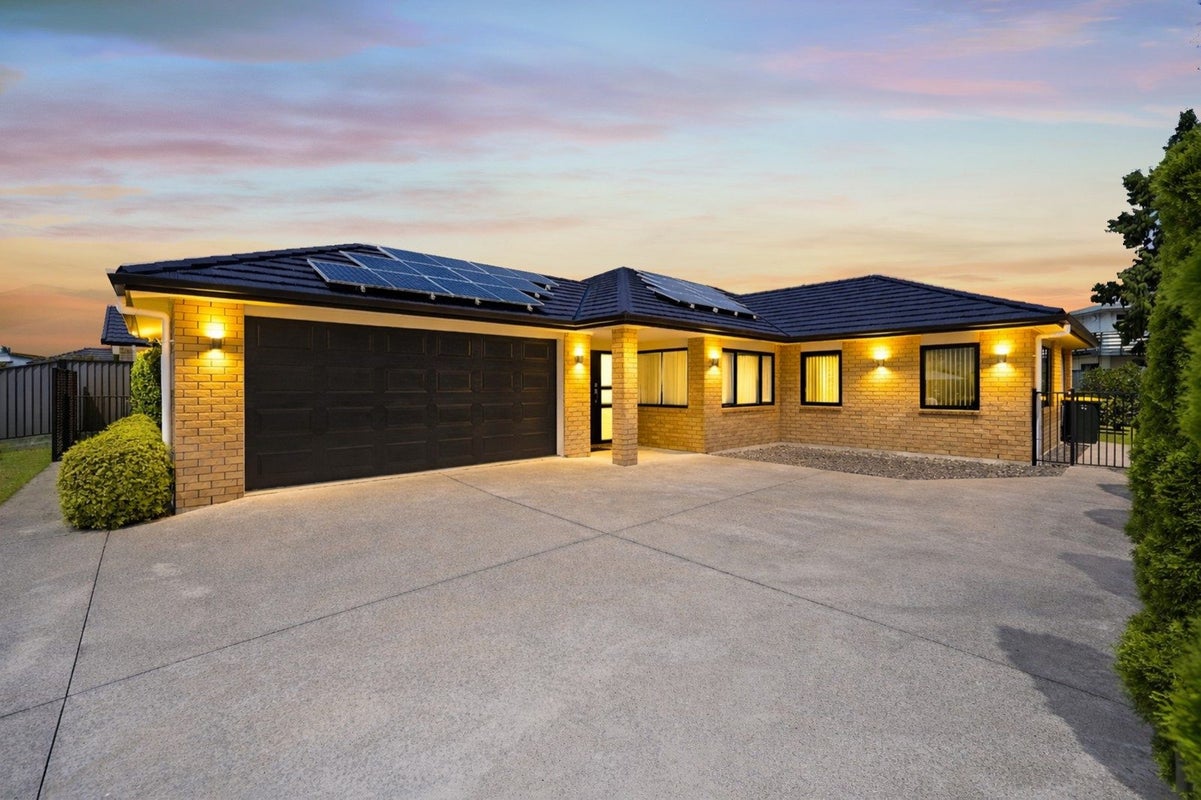 27 Stan Heather Drive, Glenview, Hamilton - Carousel 1