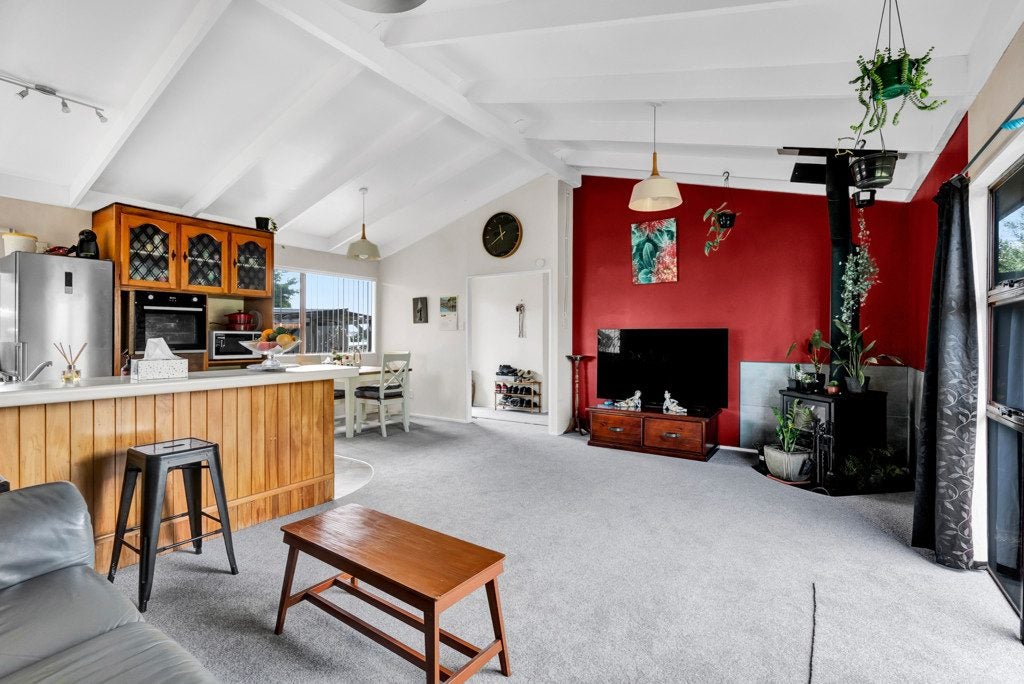 376 South Road, Omata, New Plymouth - Carousel 2