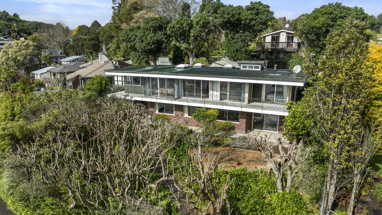 9 Gibbs Crescent, Red Hill, Papakura - Carousel 1