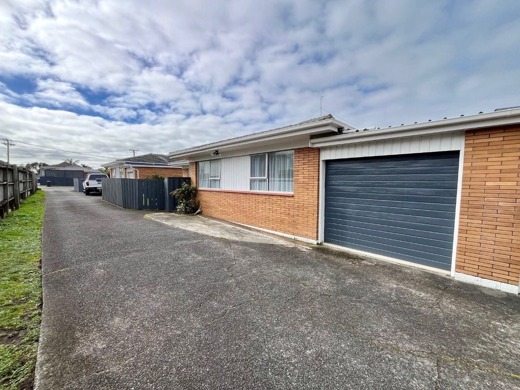 2/46 Tawhiri Road, One Tree Hill, Auckland - Carousel 1