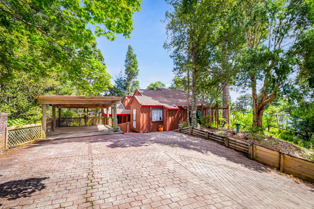 15 Kaurimu Rise, Titirangi, Auckland - Carousel 1