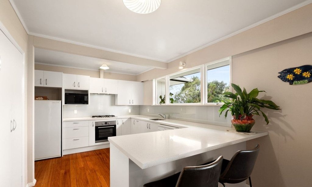 10 Ranfurly Road, Alfriston, Auckland - Carousel 2
