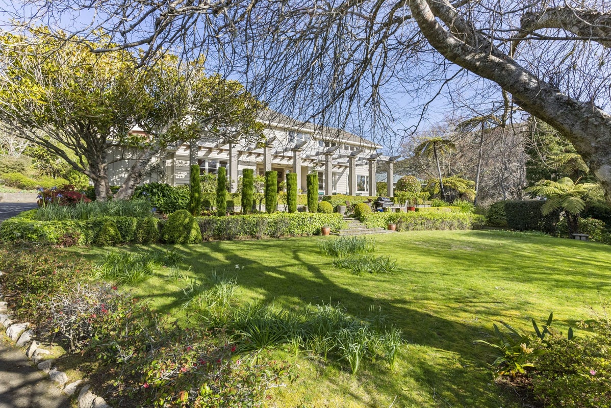 10 Masefield Way, Karori, Wellington - Carousel 2