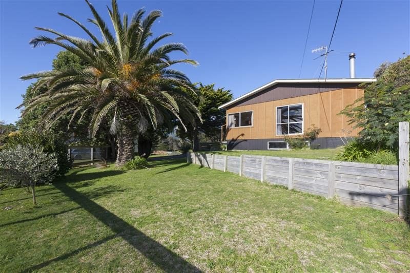 10 Kawau Grove, Waikanae Beach, Waikanae - Carousel 2