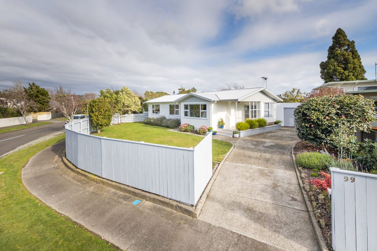 99 Buick Crescent, Awapuni, Palmerston North - Carousel 17